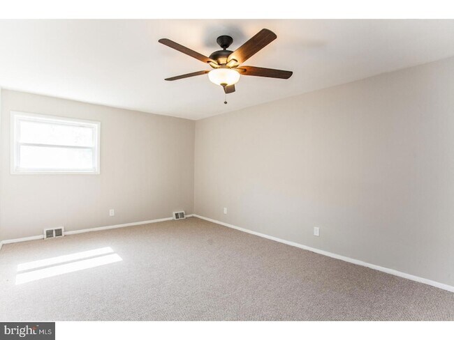 Building Photo - 176 Juniper Rd
