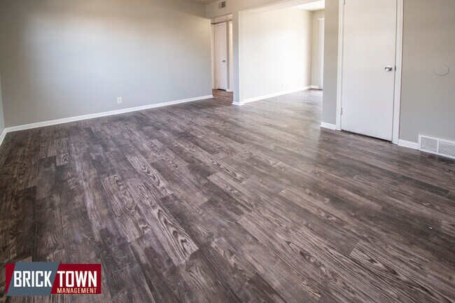 Building Photo - 505 Wilshire Dr