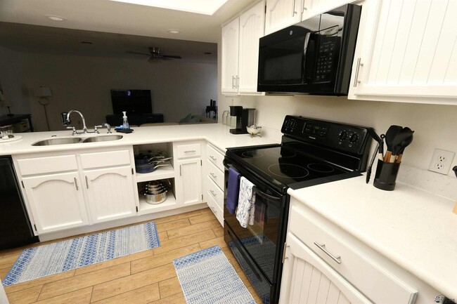 Building Photo - 3533 S Cholla Dr