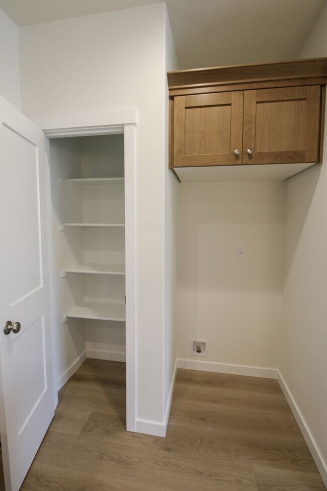 Building Photo - HANKEL1892-1898