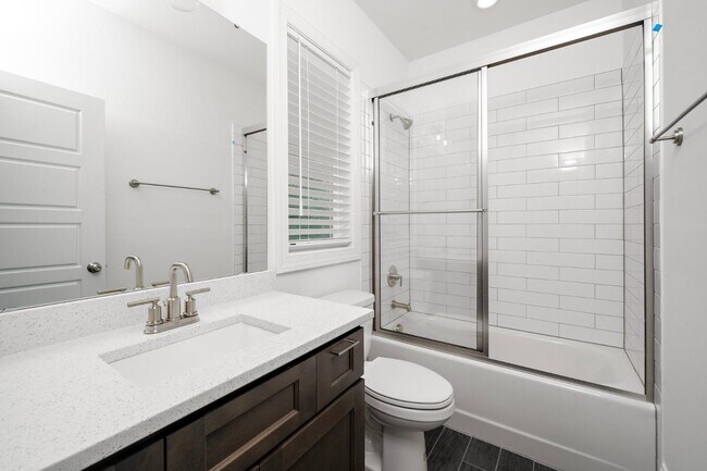 Building Photo - 3805 Burt Dr