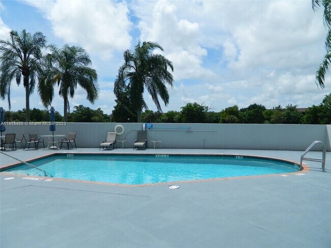 Building Photo - 6734 N Pine Island Rd