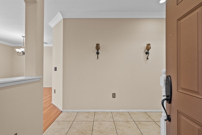 Building Photo - 9447 Hendrix Ln