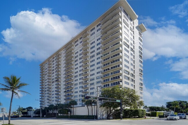 Building Photo - 2500 E Las Olas Blvd