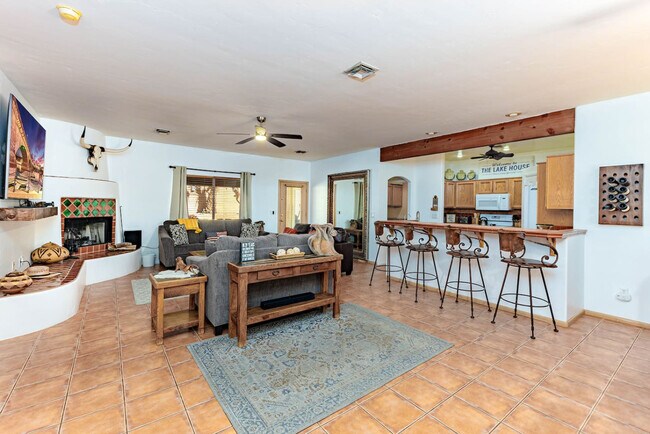 Building Photo - 3921 Aloha Ln