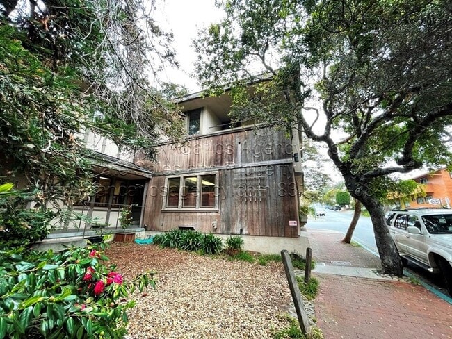 Building Photo - Downtown Carmel-by-the-Sea Studio
