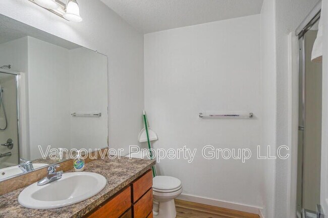 Building Photo - 6405 NE 87th Ave