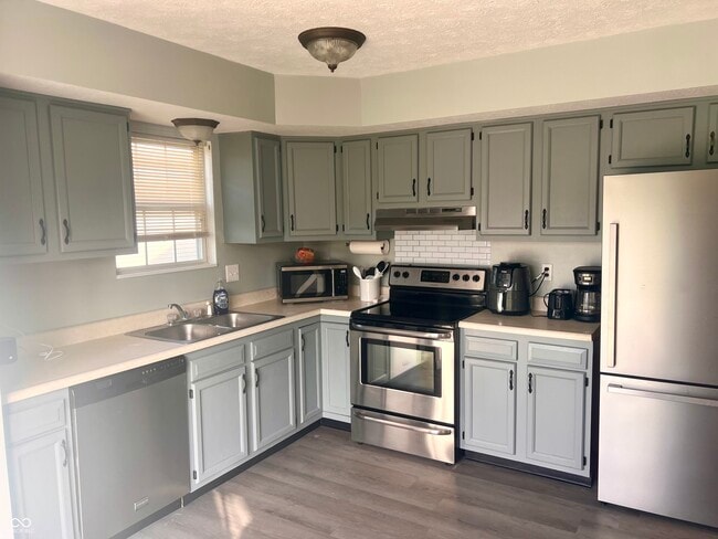 Building Photo - 39 Cedarwood Dr