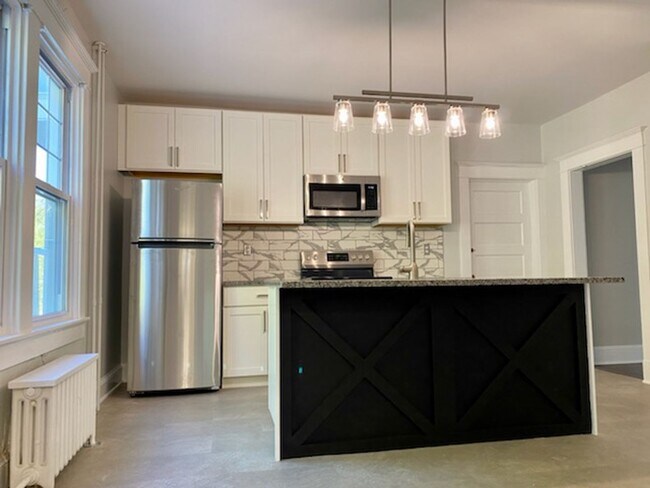 Building Photo - 3 Elliott Rd