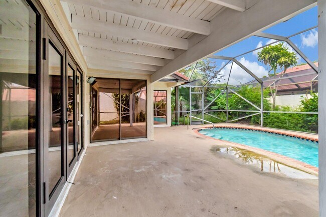 Building Photo - 7810 Villa Nova Dr