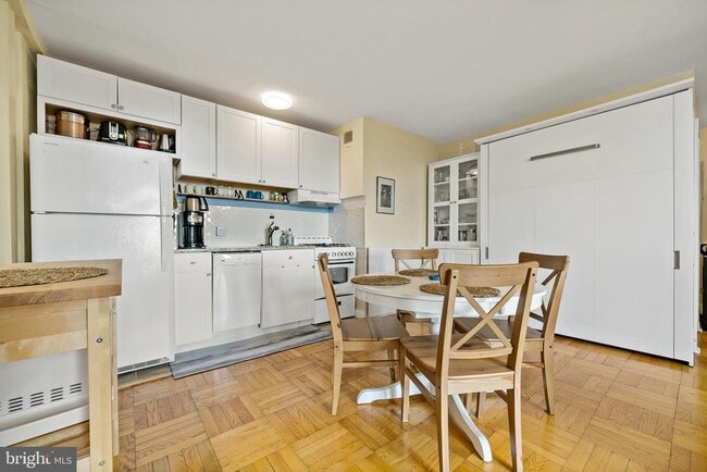 Building Photo - 2601 Pennsylvania Ave