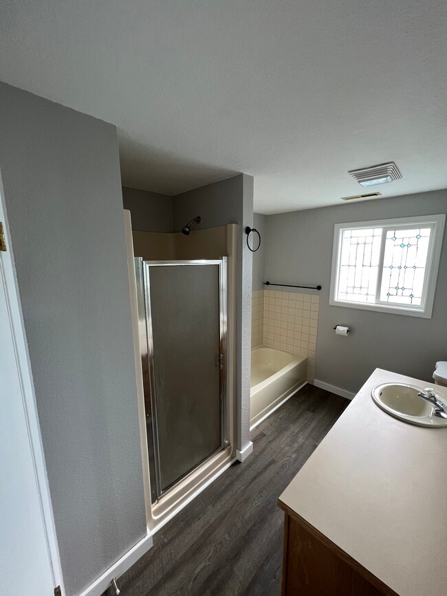 Building Photo - 610-612 12th St NE