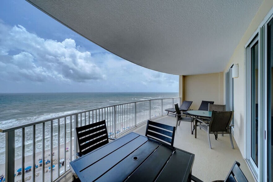 Building Photo - 10625 Front Beach Rd