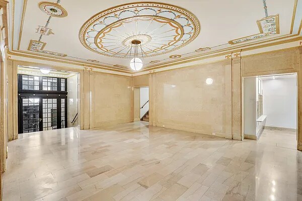 Building Photo - 865 Riverside Dr