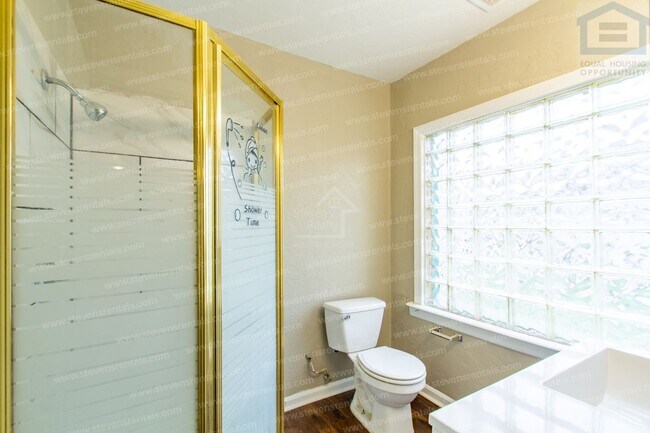 Building Photo - 2206 NW 19th St