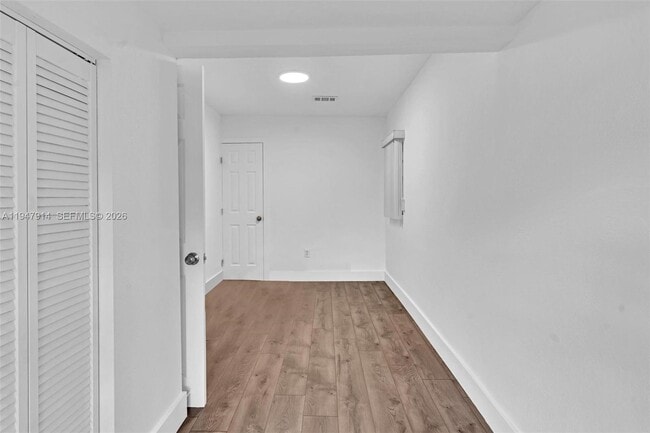 Building Photo - 2636 SW 29th Ct