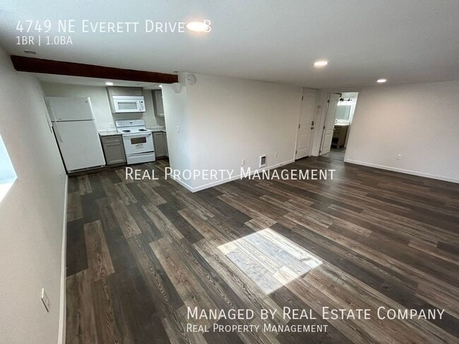 Building Photo - 4749 NE Everett Dr