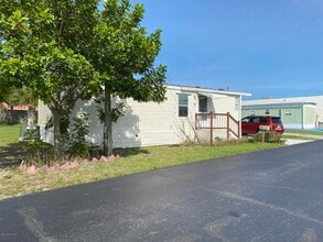 Building Photo - 1452 Turkey Creek Dr NE