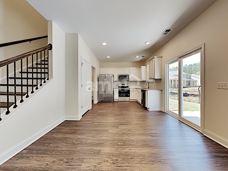 Building Photo - 149 Blackstone Dr