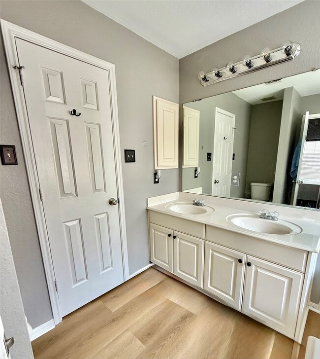 Building Photo - 11408 Shoal Creek Dr