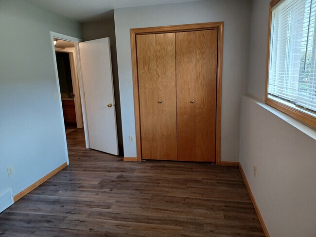 Building Photo - 130 Rhyme St