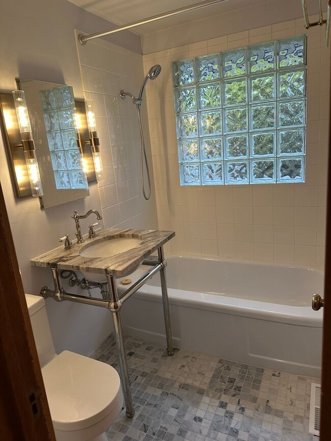 Building Photo - 6 month or 18 month lease offered for remodeled house