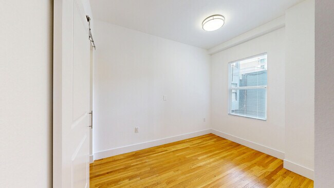 Building Photo - 665 Eddy St