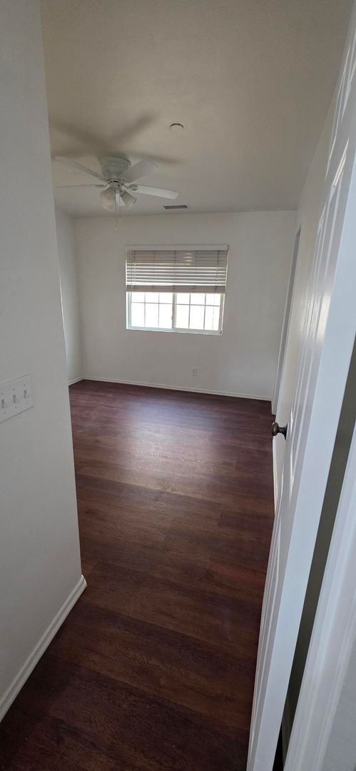 Building Photo - ***OPEN HOUSE 2/15/2026 11am-12pm ***Ready Now! 4bed 3bath