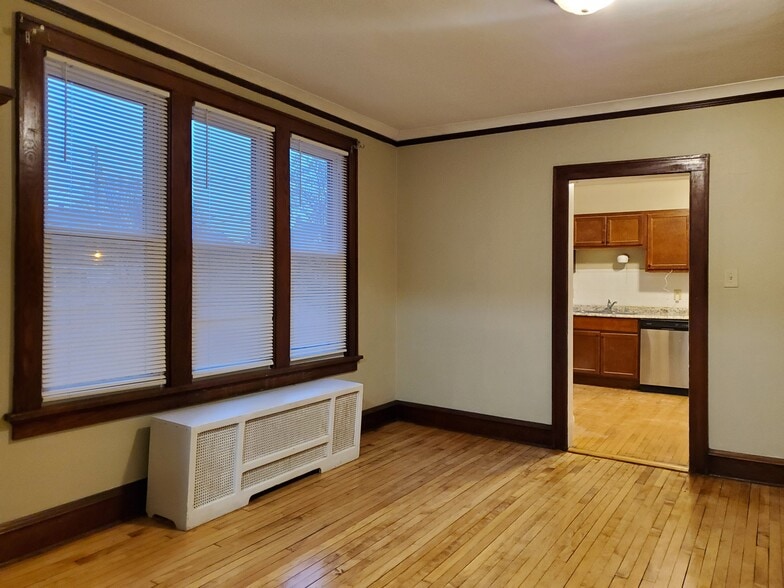 Building Photo - 3706 E Munkwitz Ave