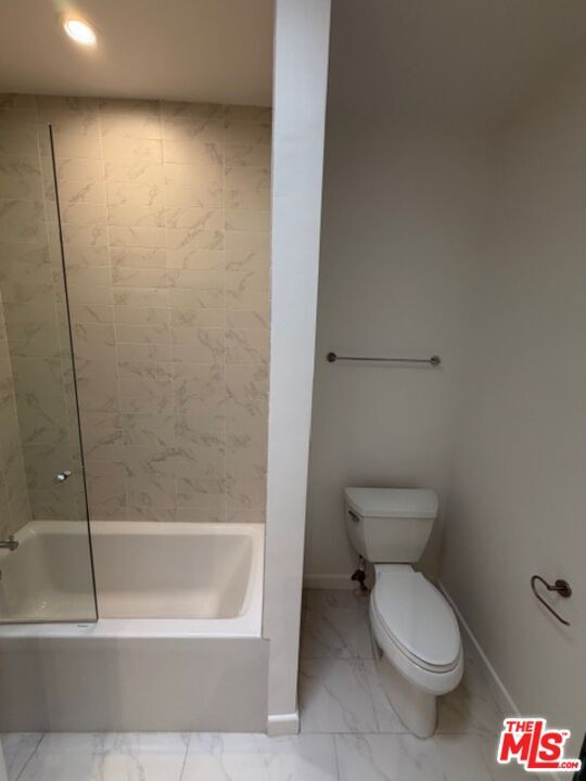 Building Photo - 230 S Hamilton Dr