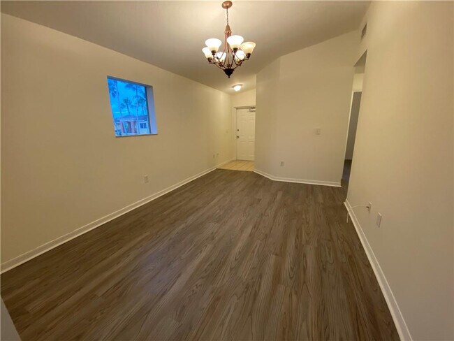 Building Photo - 970 NE 34th Ave