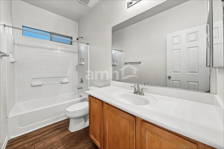 Building Photo - 5128 W Shumway Farm Rd