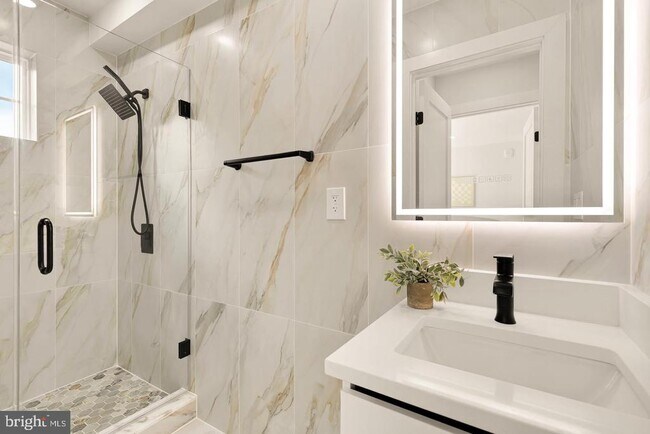 Building Photo - 3923 14th St NW