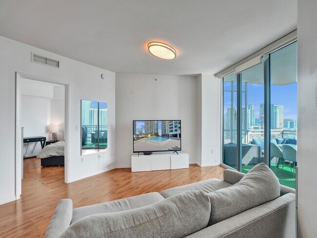 Building Photo - 350 S Miami Ave