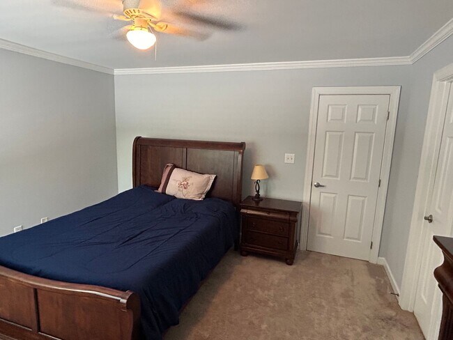 Building Photo - 4 Bed | 2.5 Bath House in Morrisville with...