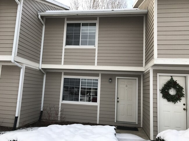 Primary Photo - Pet Friendly! Two Bedroom Grant Creek Cond...
