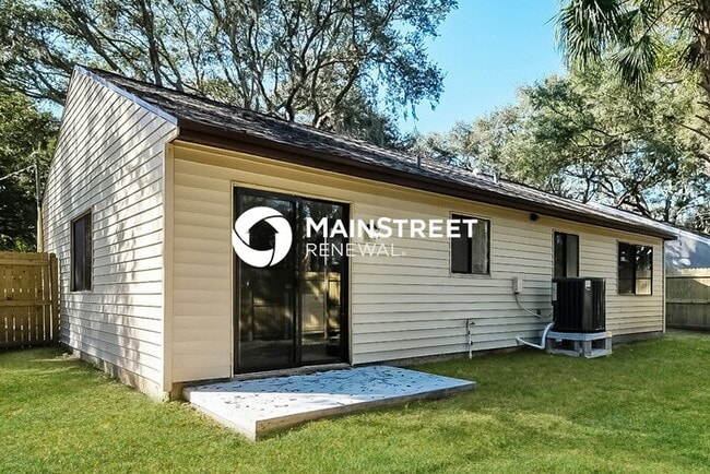 Building Photo - 3 Bedroom Pet-Friendly Home in NEW PORT RICHEY, FL with Main Street Renewal