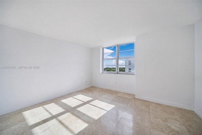 Building Photo - 5701 Collins Ave