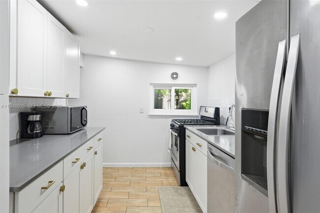 Building Photo - 71 NE 46th St