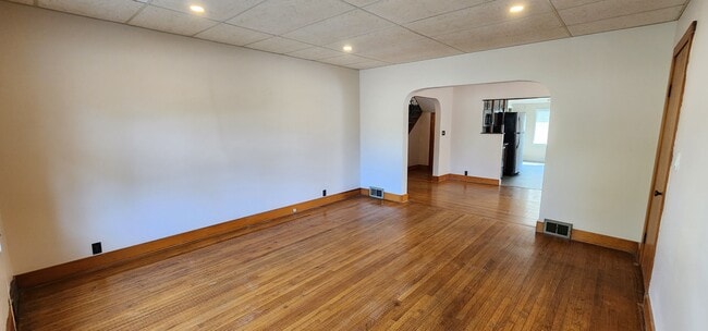 Building Photo - 703 Hopkins St