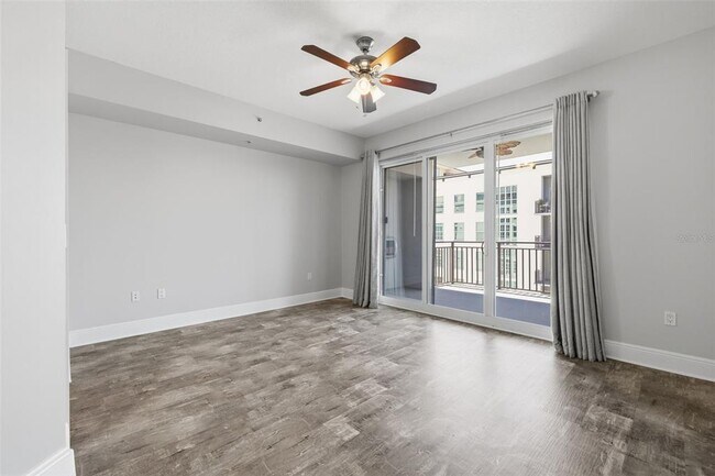 Building Photo - 1227 E Madison St