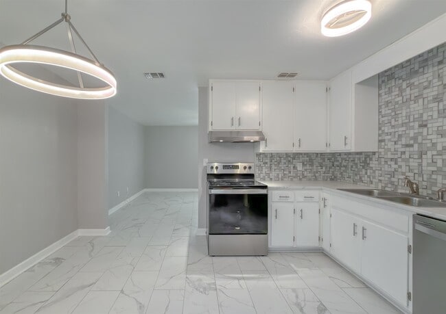 Building Photo - 520 Pasco Ct