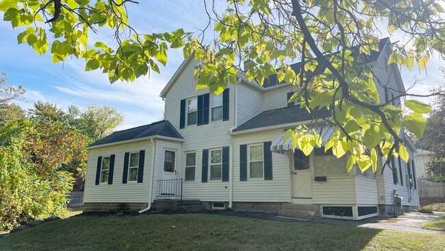 Building Photo - 18 Holman Ave