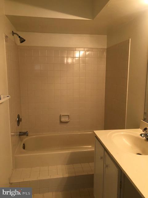 Building Photo - 9H Brookline Ct