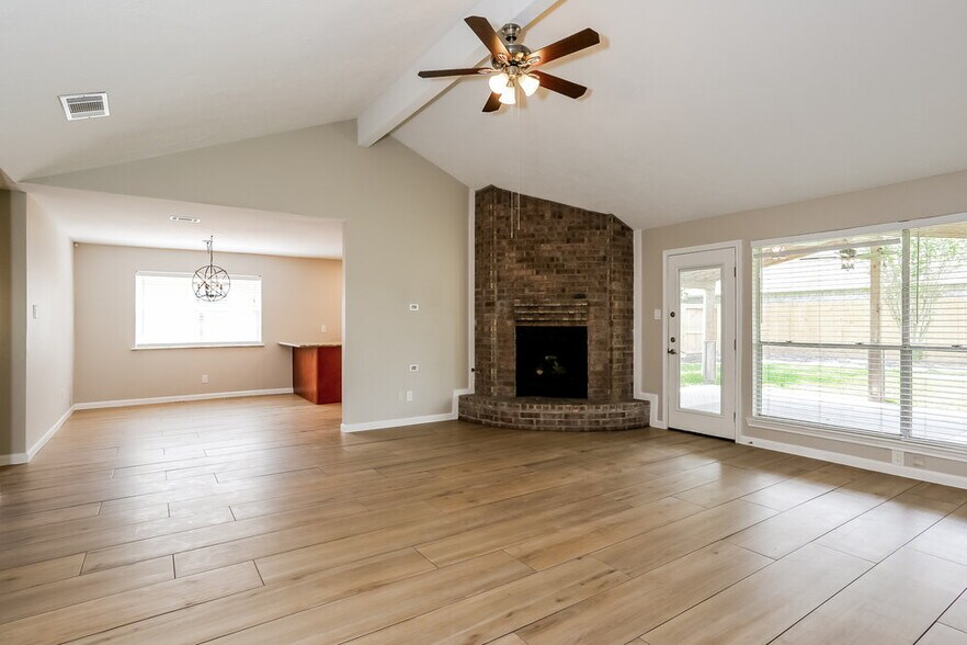 Building Photo - 2613 Orion Dr