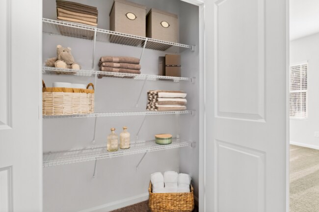 Building Photo - 912 Colton Dr