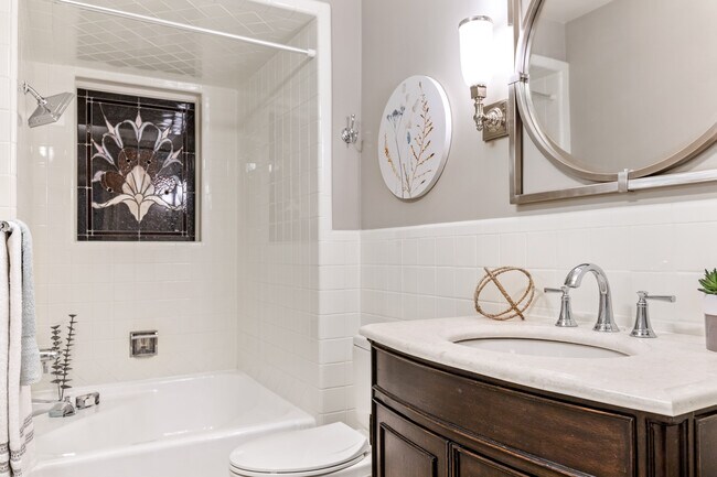 Building Photo - 221 Brighton Way