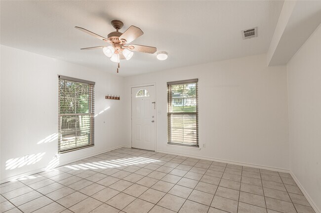 Building Photo - 2118 Avenue M