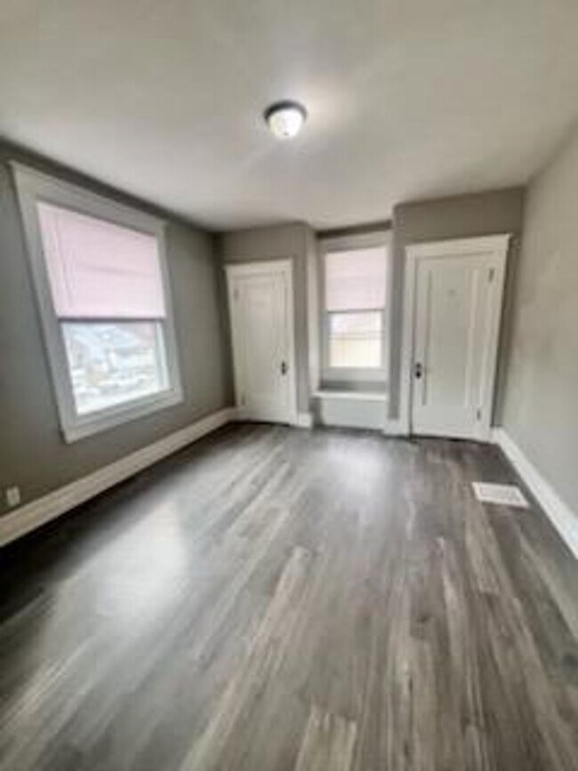 Building Photo - 724 Cecil Ave