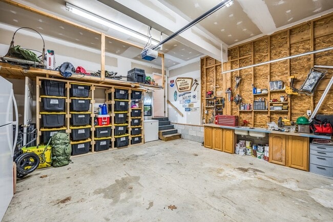 Building Photo - 2325 Rudder Ct
